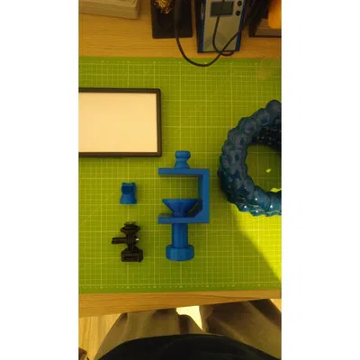 Giá đỡ đèn LED cho Bàn làm việc