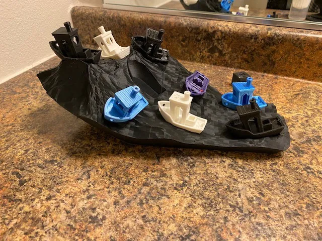 Giá đỡ/Kệ trưng bày Benchy - Image 1