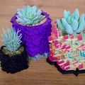 Chậu Cắm Hoa "Glitch Planter" - Thumbnail 3