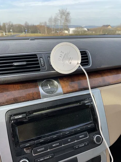 Giá đỡ sạc Apple MagSafe gắn khe gió ô tô - Image 1