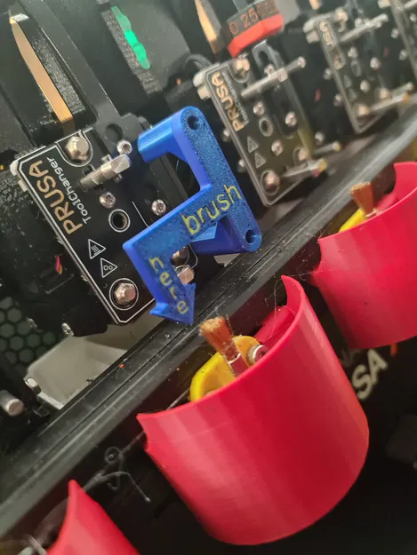 Prusa XL series: Bàn chải vệ sinh đầu phun (CẬP NHẬT: thêm bộ đánh dấu vị trí, 2 bộ hứng mảnh vụn được thiết kế lại) - Image 2