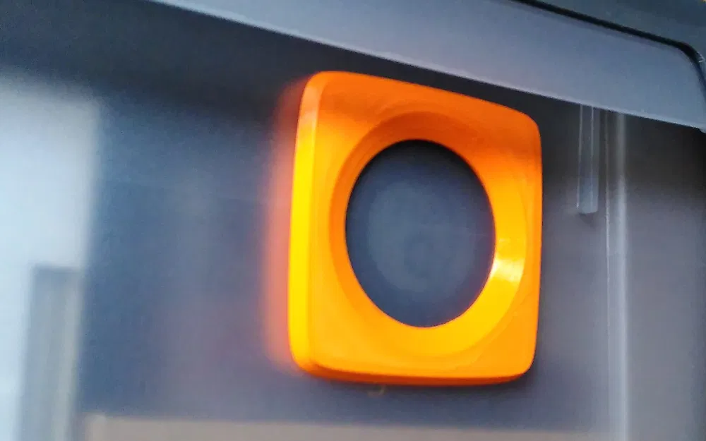 Giá đỡ cảm biến độ ẩm hộp chống ẩm có nam châm - Image 1