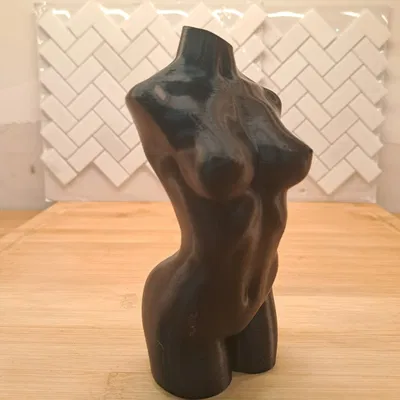 Mô hình 3D: Femme au corps nu optimisé (Phiên bản tối ưu cho in)