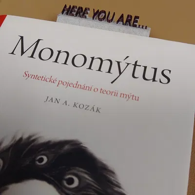 Kẹp Sách "Here you are.."