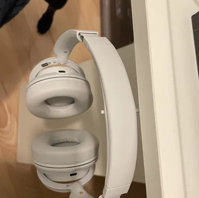 Chân Đế Tai Nghe "Brave"