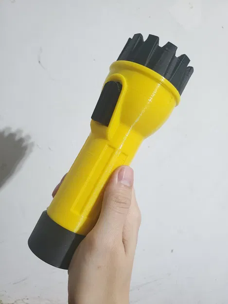 Lethal Company - Mô Hình Đèn Pin "Pro Flashlight" Tỷ Lệ 1:1 - Image 2