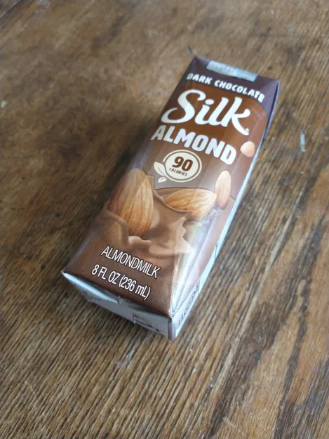 Mô Hình Hộp Sữa Tetrapak Kirkland 240mL - Image 2