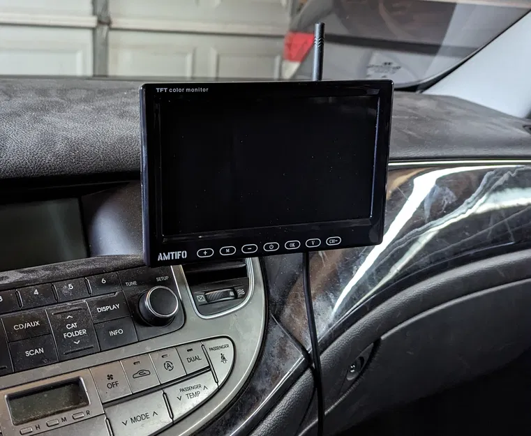 Giá đỡ camera lùi cho khe gió và gương chiếu hậu - Image 1