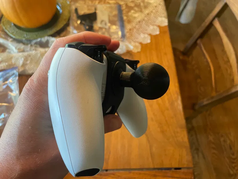 Giá đỡ kiểu RAM cho tay cầm Xbox và Ps5 Dualsense - Image 1