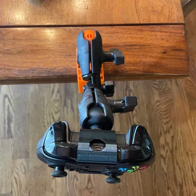 Giá đỡ kiểu RAM cho tay cầm Xbox và Ps5 Dualsense