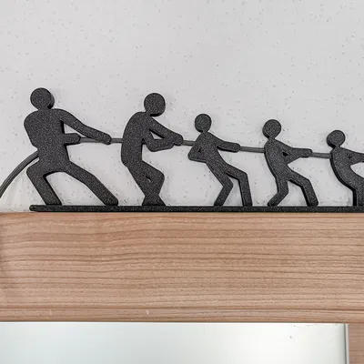 Trang Trí Khung Cửa - Gia Đình Kéo Co