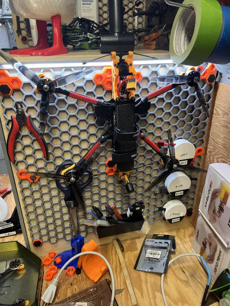 Kệ Drone Cho Tường Tổ Ong - Image 4