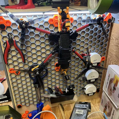 Kệ Drone Cho Tường Tổ Ong