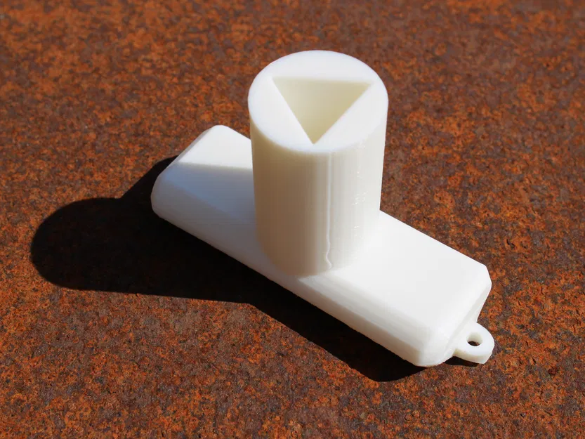 Chìa Khóa Cột Đèn Tam Giác (Comfy Bollard Key / Barrier Post Triangular Wrench) - Image 1