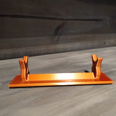 Đế Sáo Ngang và Chỗ Để Nhạc Cụ Trên Bàn