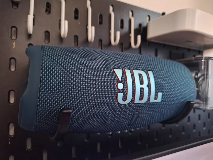 Móc Treo JBL Charge 5 Lên Bảng Skadis - Image 1