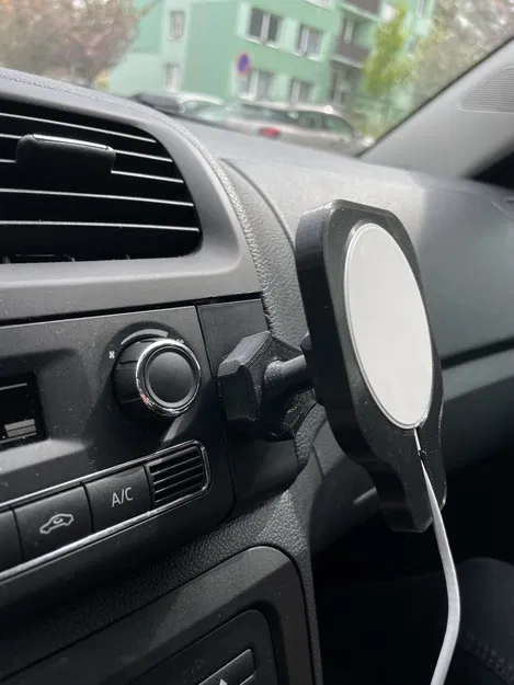 Giá Đỡ iPhone Magsafe Cho SKODA Fabia 2 - Image 1