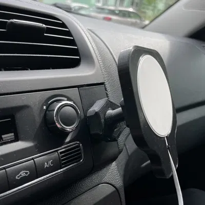 Giá Đỡ iPhone Magsafe Cho SKODA Fabia 2