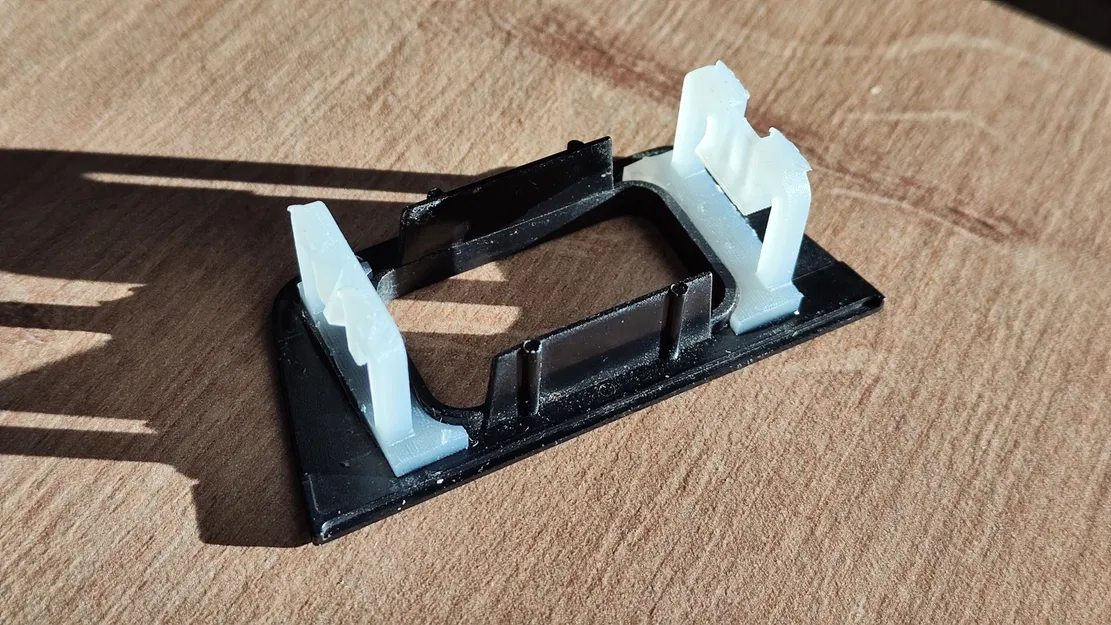 Nắp Che Công Tắc Kính Cửa Sau Xe Mercedes C124 - Image 1