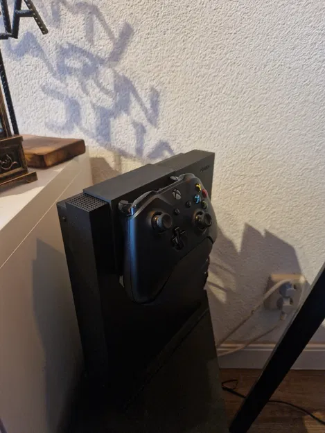 Giá Đỡ Tay Cầm Xbox One X - Image 1