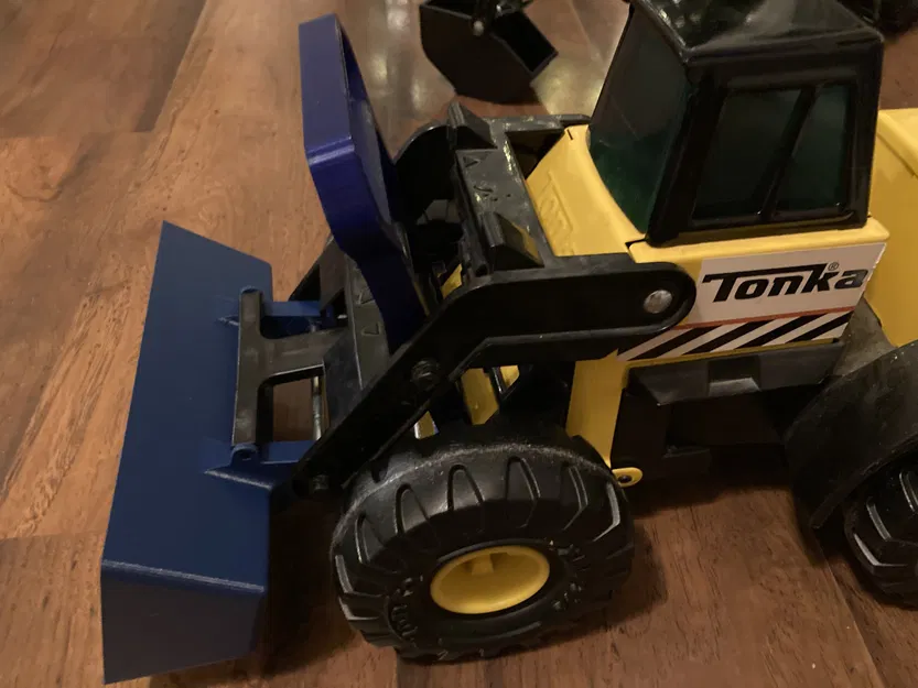 Lưỡi và Tay Cầm Xe Ủi Tonka - Image 1