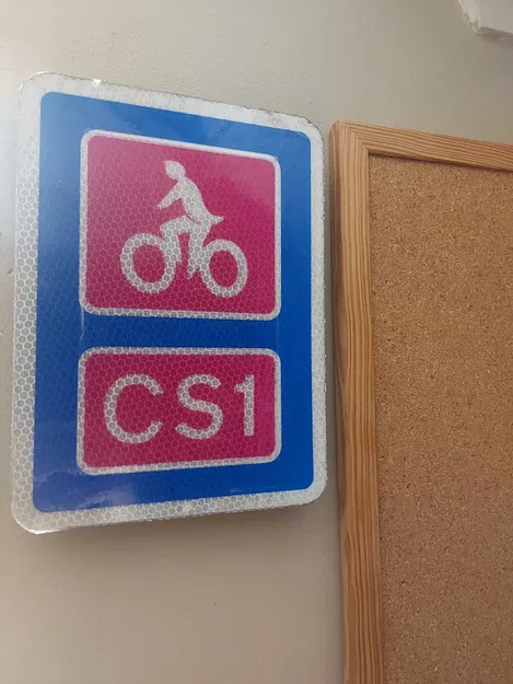 Giá Treo Biển Báo Giao Thông 'Số 20' Lên Tường - Image 1