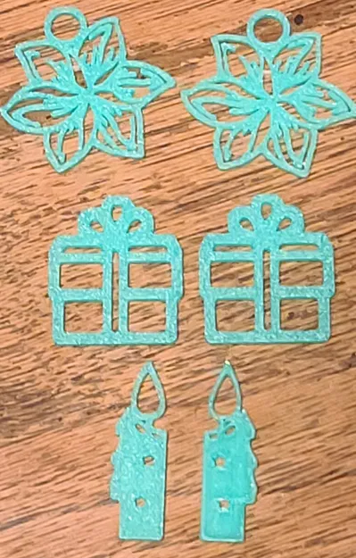 Bông Tai Hoa Giáng Sinh, Quà Tặng & Nến - Image 1