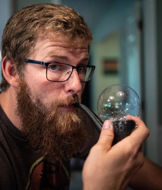 Tẩu Thổi Bong Bóng "Over Engineered" Kèm Chân Đế - Image 3