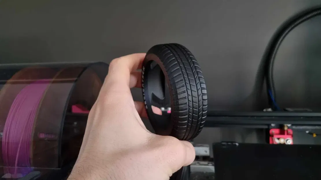 Chân đế điện thoại hình lốp xe (Bộ sưu tập TireStyle Zeciortech) - Image 6