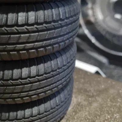 Kệ bút hình lốp xe (Bộ sưu tập TireStyle của Zeciortech)