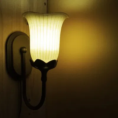 Đèn tường cổ điển