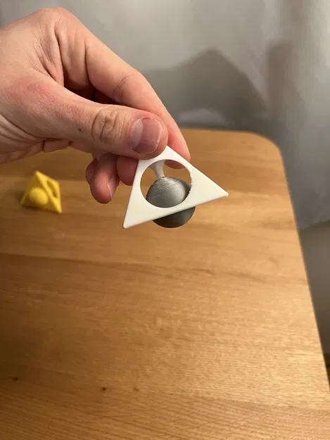 Kim Tự Tháp Bẫy Khối Cầu Không Tưởng (Impossible Pyramid Fidget) - Image 2