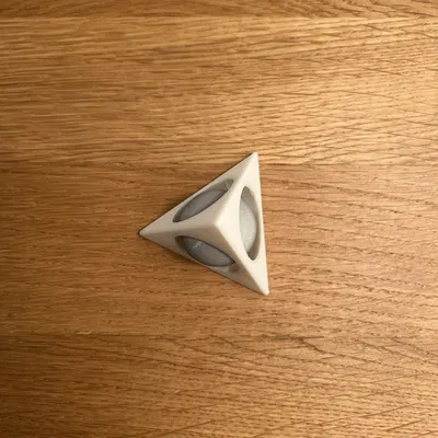 Kim Tự Tháp Bẫy Khối Cầu Không Tưởng (Impossible Pyramid Fidget)