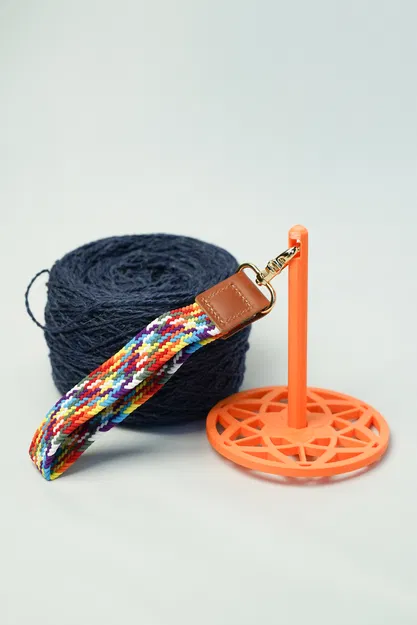 Giá Đỡ Len Đeo Tay Tiện Lợi - Image 1