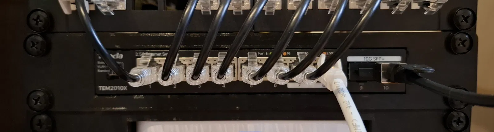 Giá đỡ Rack 10 inch cho Tenda 2.5 Gbit Switch (TEM2010X) - Image 2