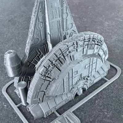 Mô hình thẻ Millennium Falcon