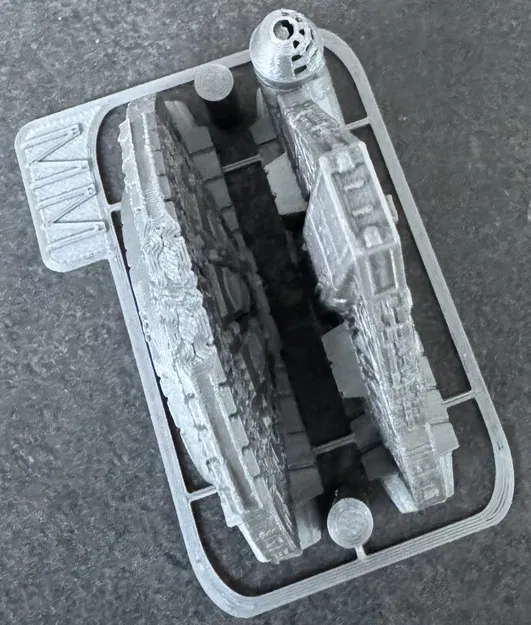 Mô hình thẻ Millennium Falcon - Image 5