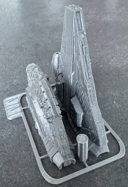 Mô hình thẻ Millennium Falcon - Image 7