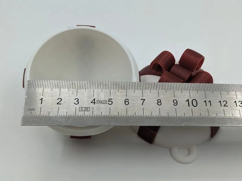 Quả châu Giáng sinh có chỗ giấu quà bí mật - Image 6