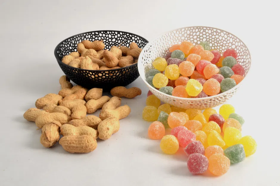 Tô Đựng Kẹo Voronoi - Image 1