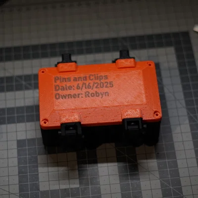 Hộp Parametric Chống nước Có Bản lề/Chốt Kép - FreeCAD