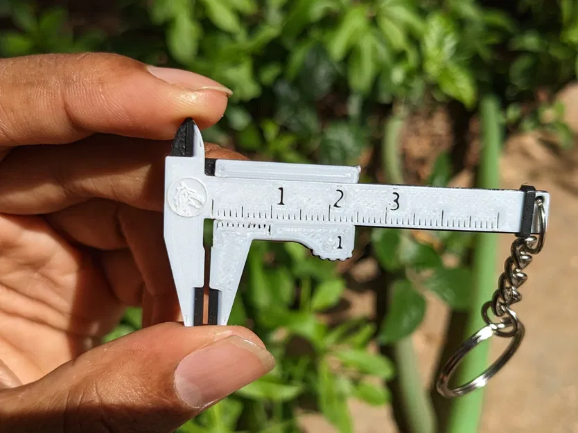 Móc Khóa Thước Cặp Mini - Image 1