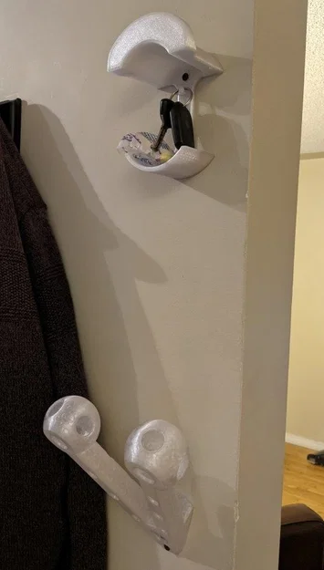 Móc Treo Nón Bảo Hiểm Xe Máy - Image 2