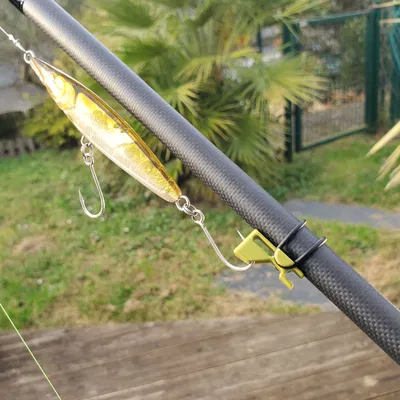 Kẹp Giữ Móc Câu Câu Cá - Giữ Móc Câu An Toàn Dễ Dàng!