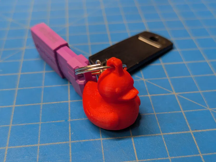 Móc Chìa Khóa Hình Vịt Cao Su - Image 1