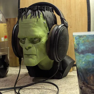 Tượng bán thân Frankenstein / Giá đỡ tai nghe