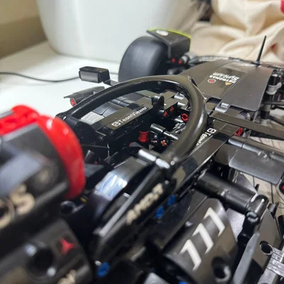 Halo LEGO F1 Mercedes