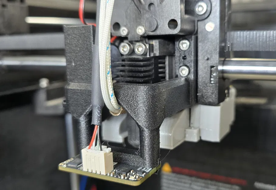 Giá đỡ Beacon3D cho Qidi Plus4 - Image 1