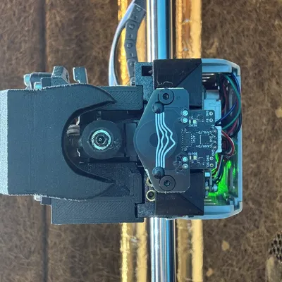 Qidi Plus 4 Quạt Trước 5015 + Giá đỡ Beacon / Carto