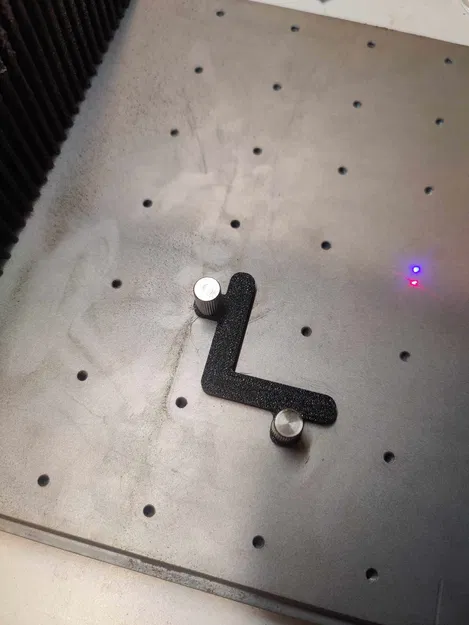 Khuôn Góc XTOOL F1 Ultra Siêu Cấp Có Lỗ Vít Lệch - Image 1